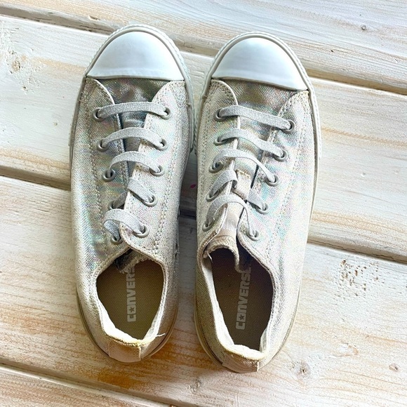 Girls Converse Shoes - Picture 3 of 6